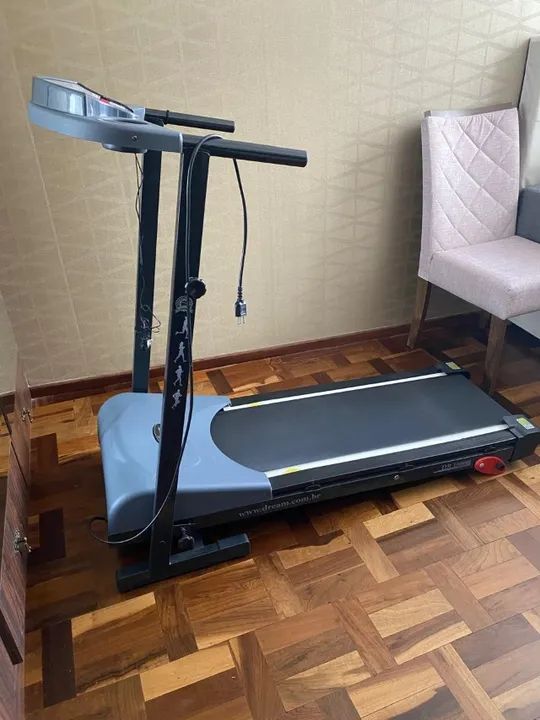  Esteira Dream Fitness Dobrável - Semi-nova, Acompanha Óleo Lubrificante!