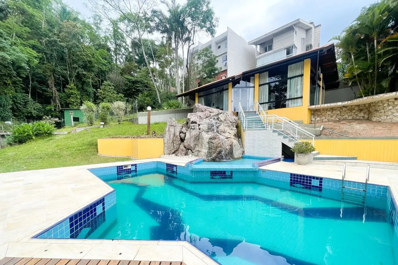 Casa com 6 dormitórios à venda, 725 m² por R$ 3.990.000,00 - Escola Agrícola - Blumenau/SC
