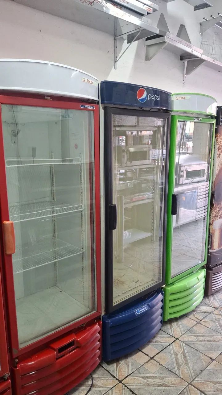 3 geladeira expositora metalfrio 220v 2.890,00 cada