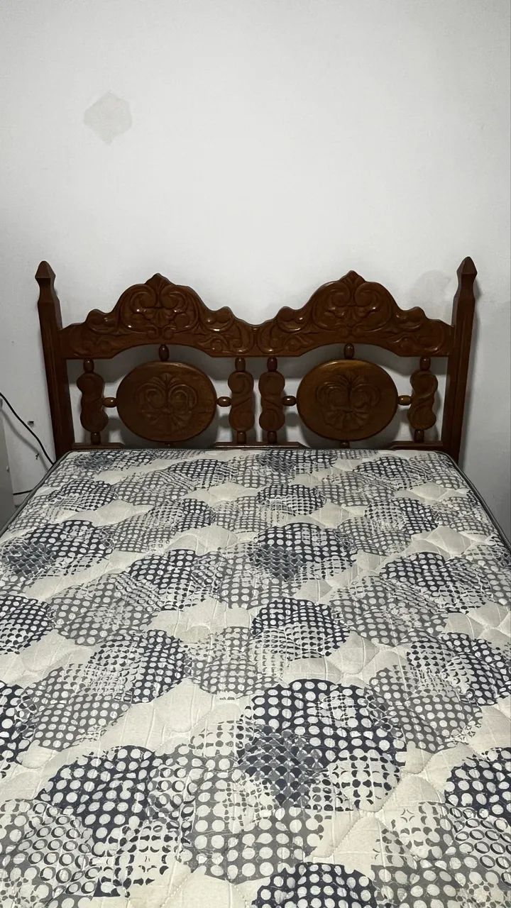 Cama Madeira com colchão 