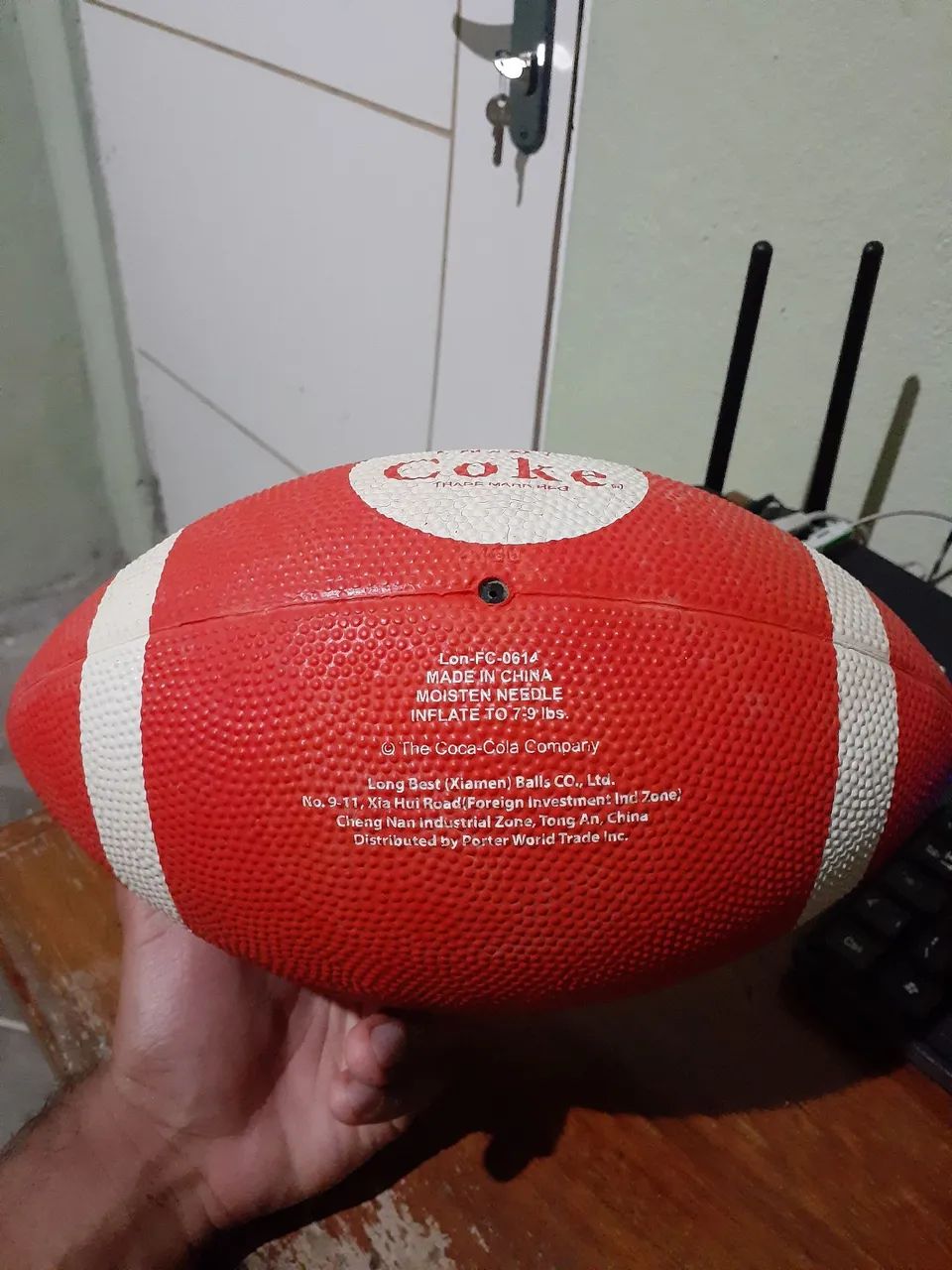 Bola de futebol americano.  - Foto 2