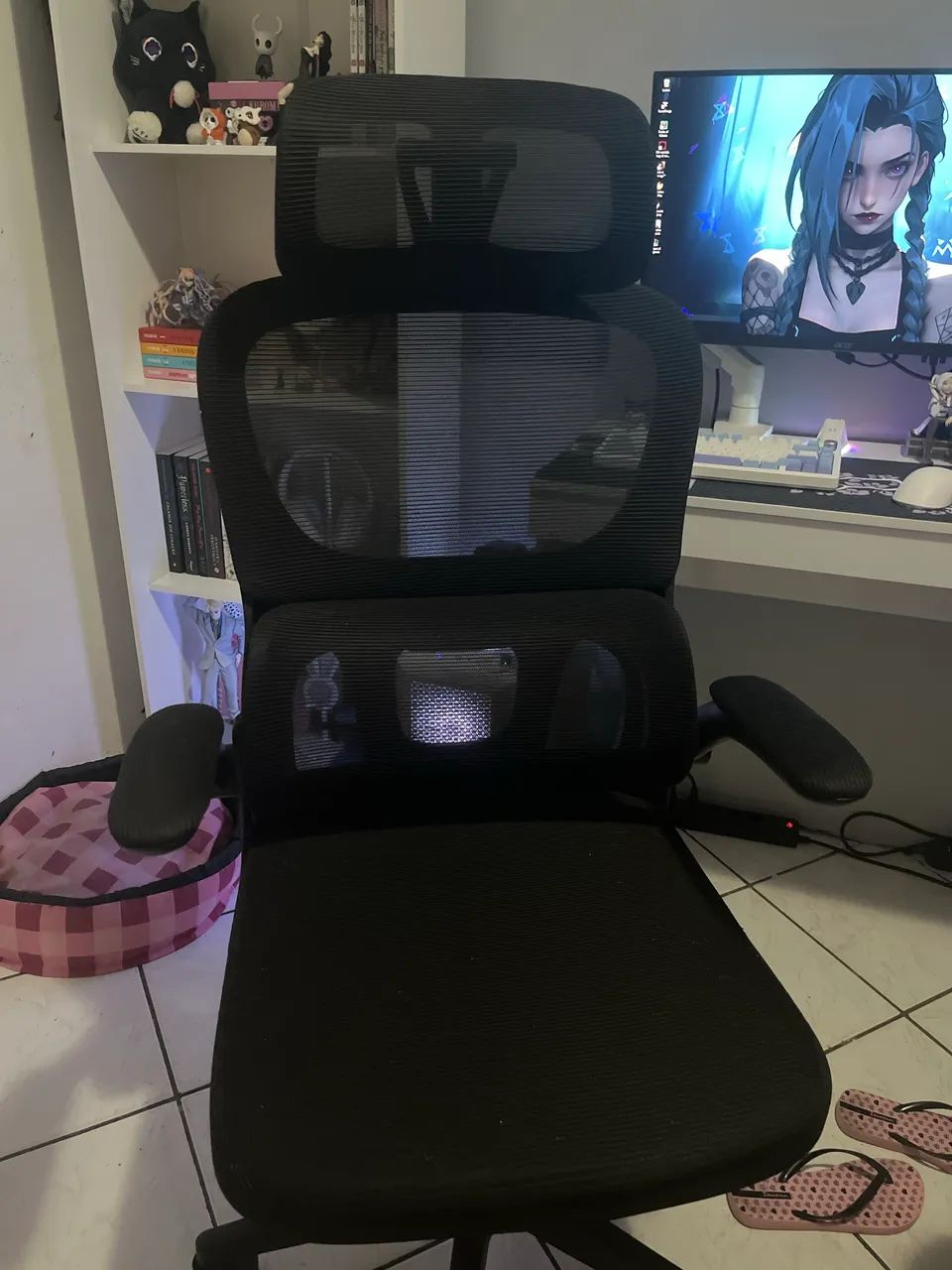 Cadeira ergonômica preta - seminova