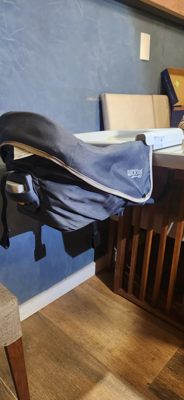 Cadeira de refeição infantil CHICCO, QuickSeat Cinza