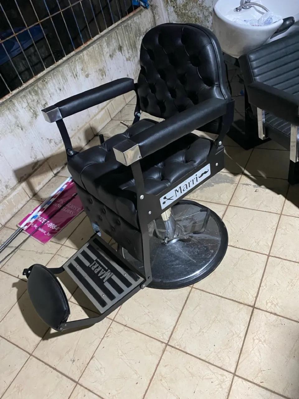 Cadeira de Barbeiro Profissional Marri
