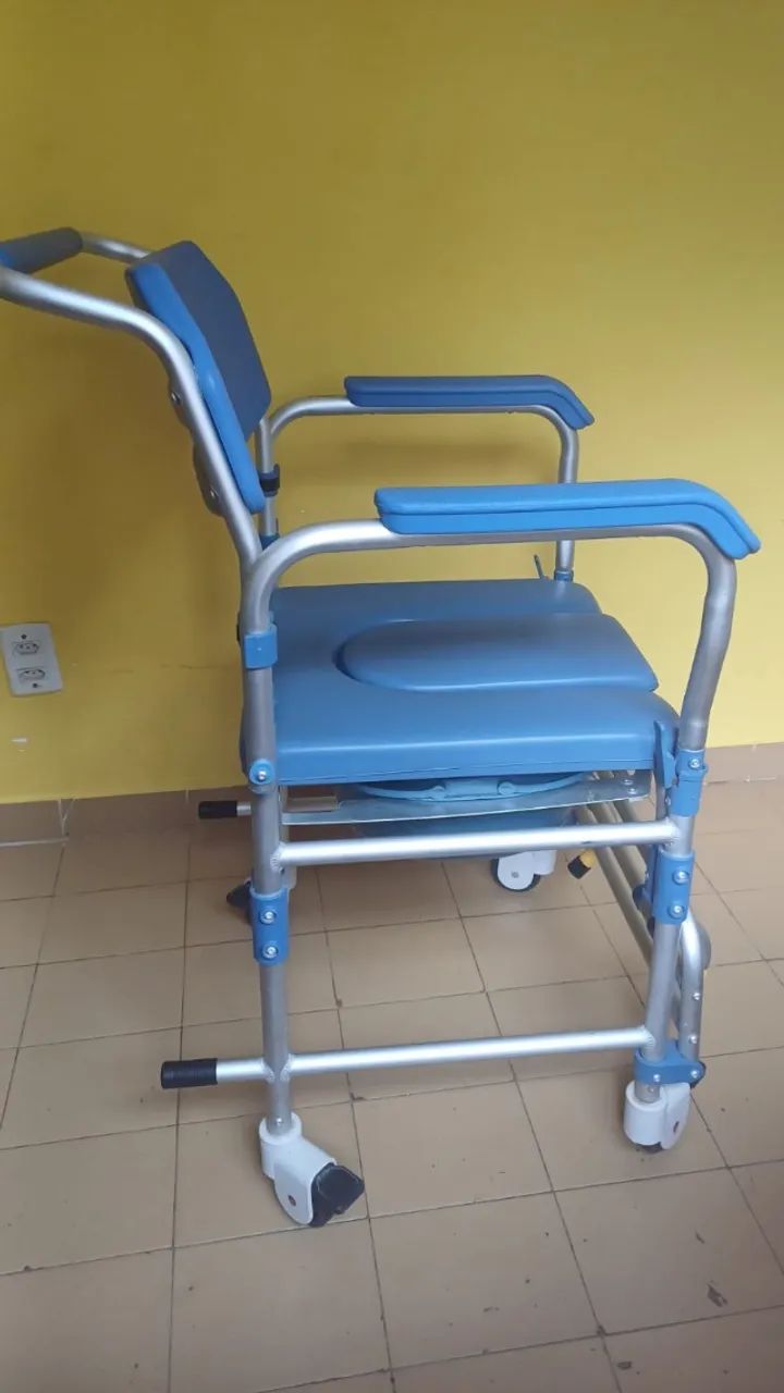 Cadeira De Banho Adulto Aluminio Dobravel 150kg D60 Dellamed - Foto 2