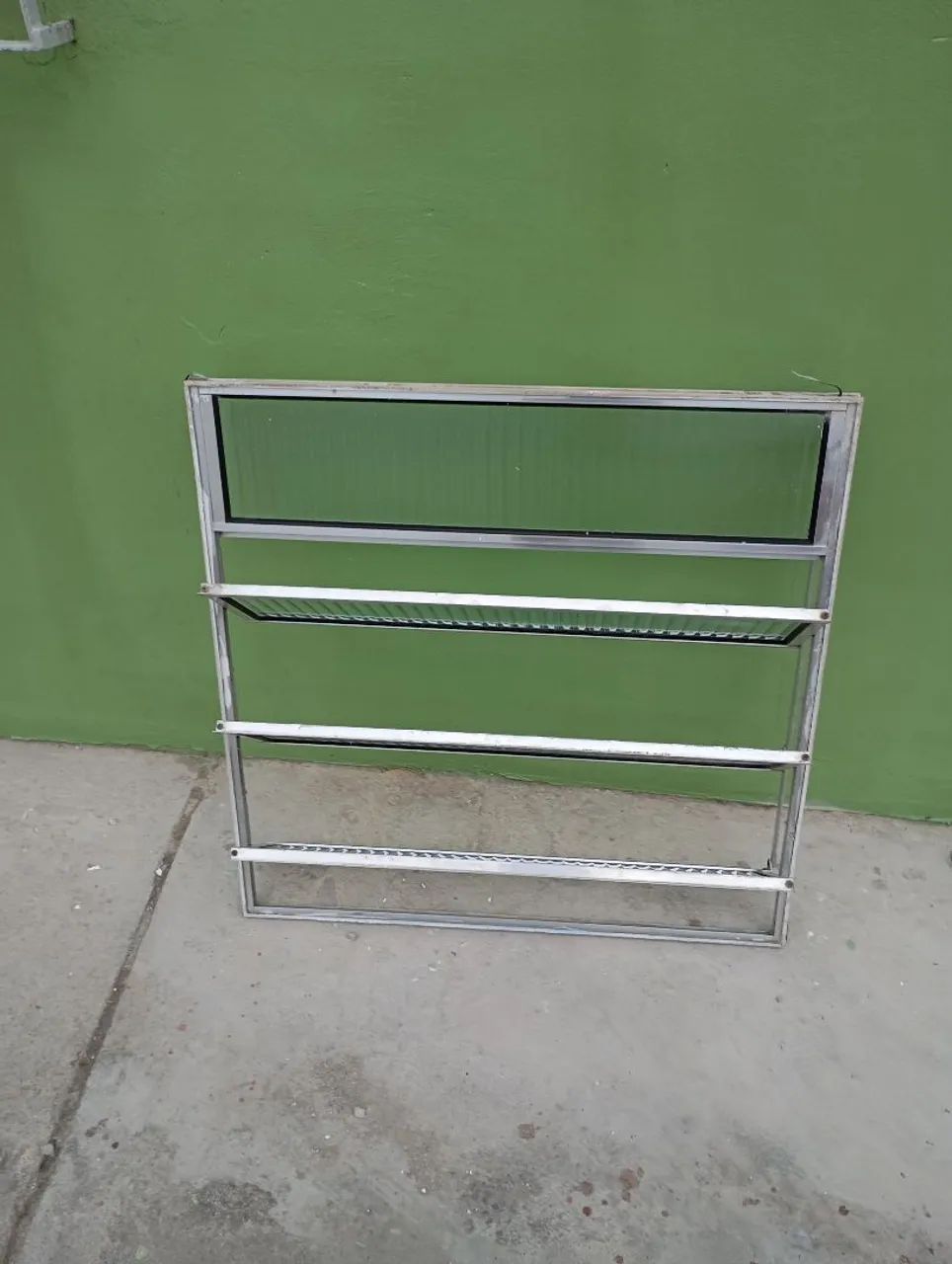 VITRÔ BASCULANTE 60X60cm - Foto 4