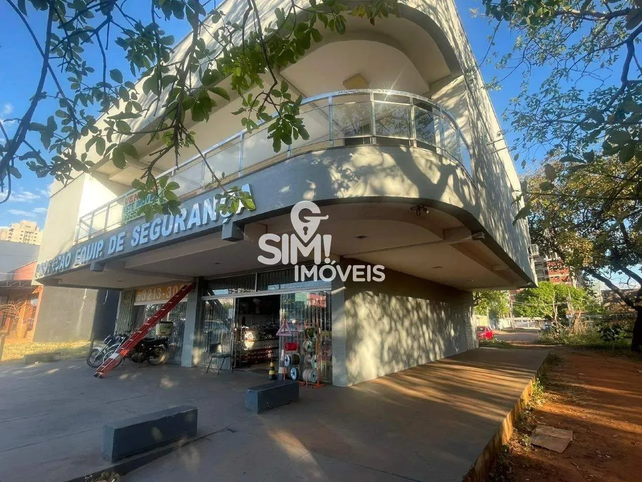 IMÓVEL COMERCIAL DE ALTO PADRÃO