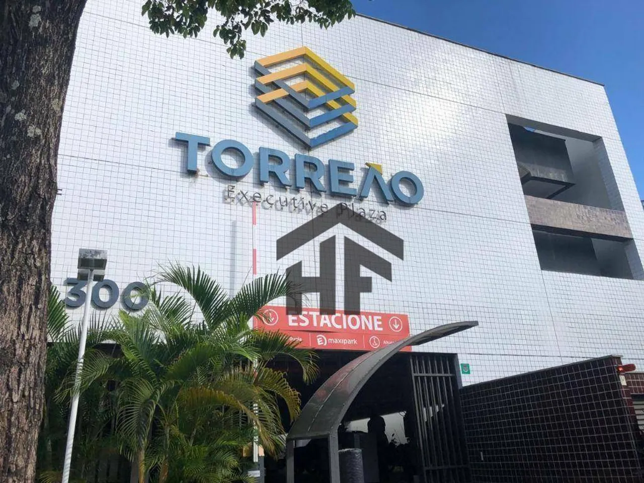Sala Comercial de 29m² para alugar, com banheiro privativo, localizado na Encruzilhada, Re