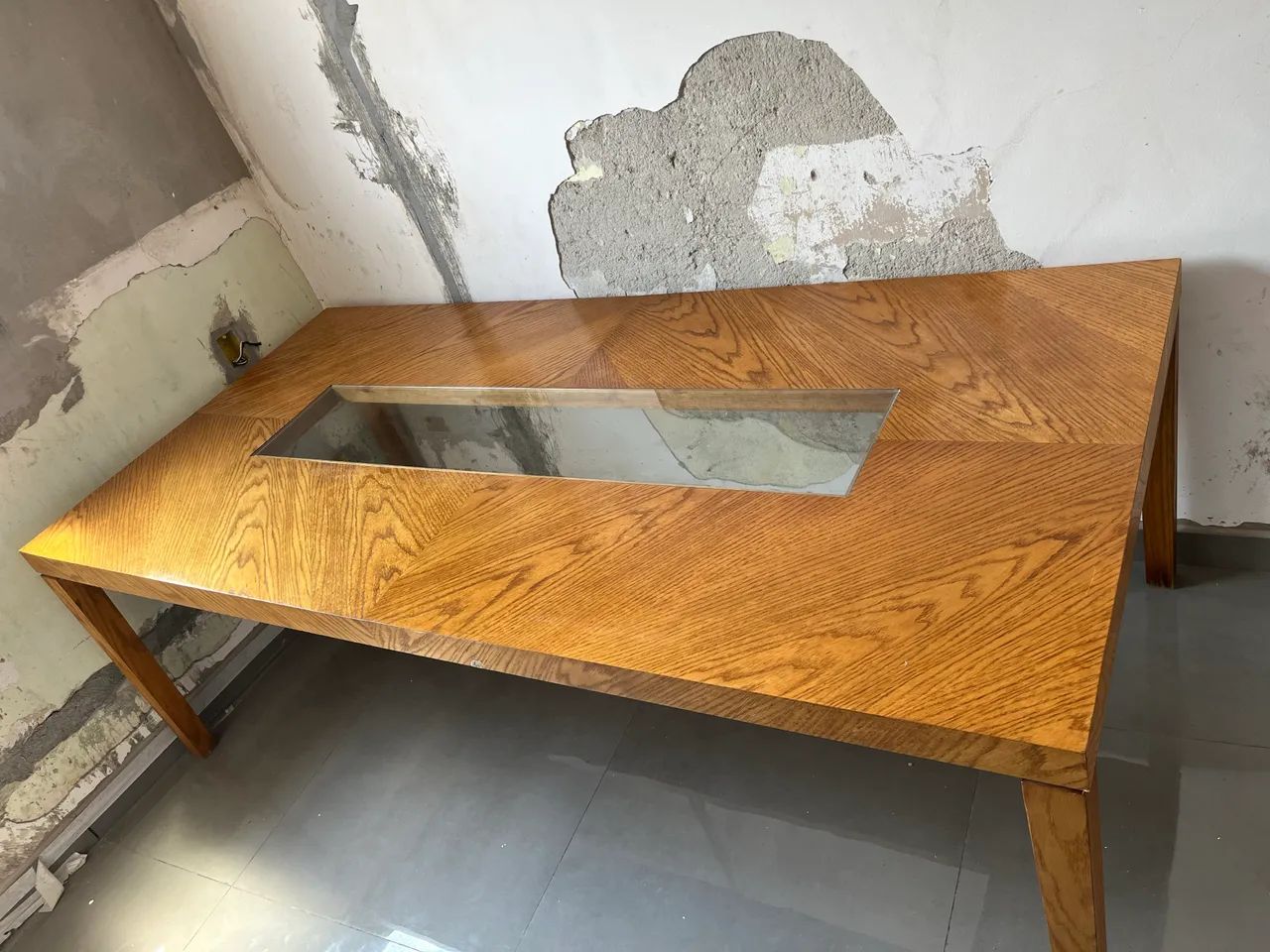 Mesa de madeira $; 2.000,00