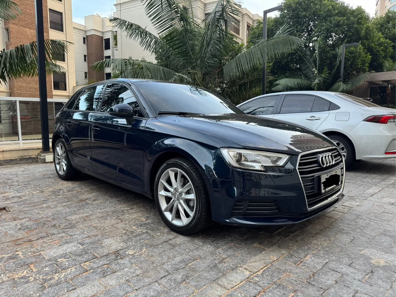 AUDI A3 SPORTBACK - IMPECÁVEL