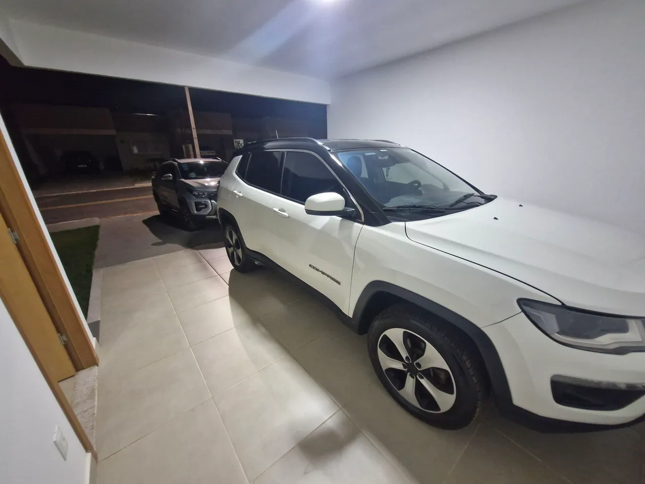 Jeep Compass Longitude 2.0 Diesel 2017/2018 - 4x4, Teto Preto, R$ 90.000