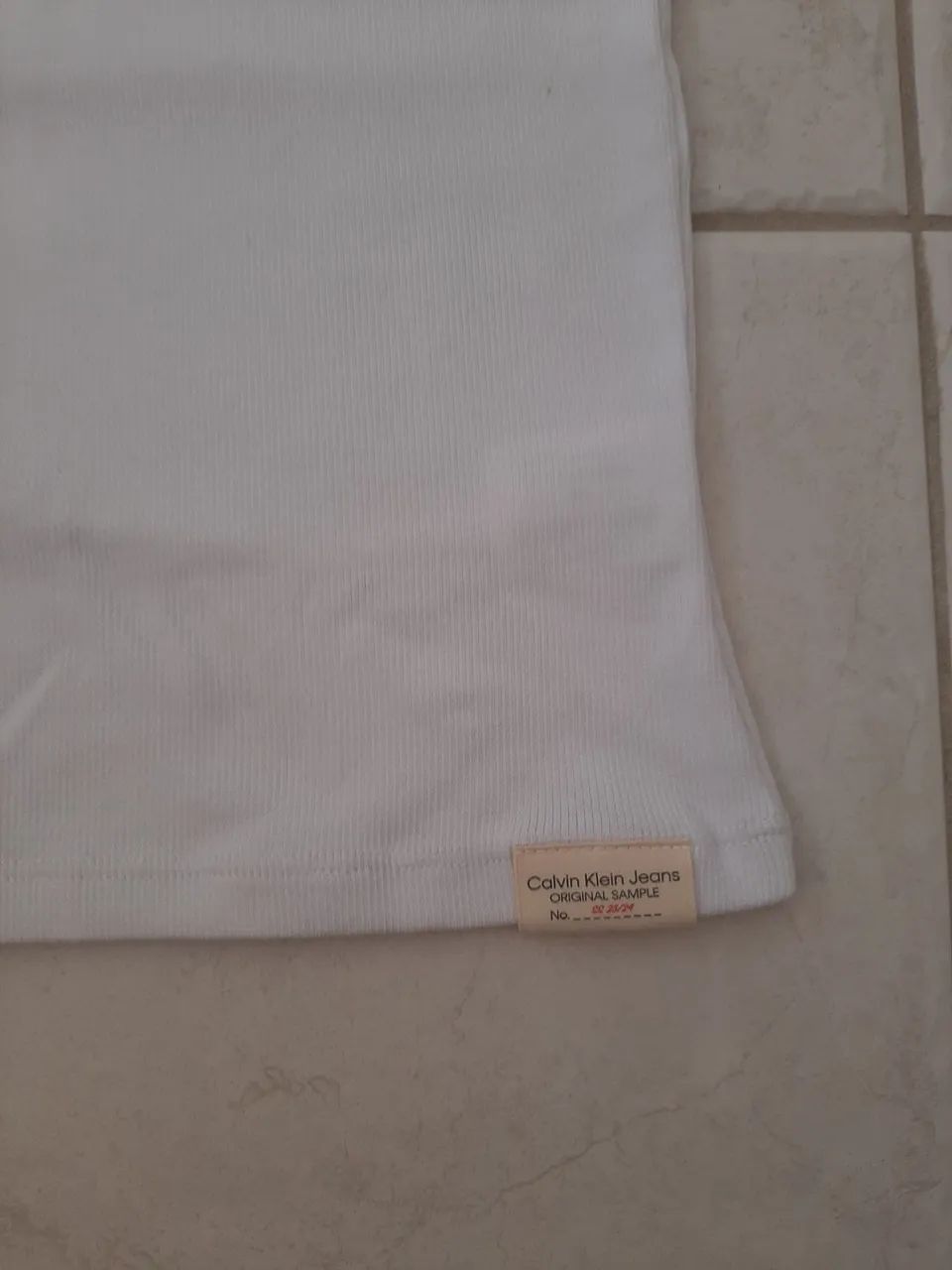 Camiseta Calvin Klein Jeans - Foto 2