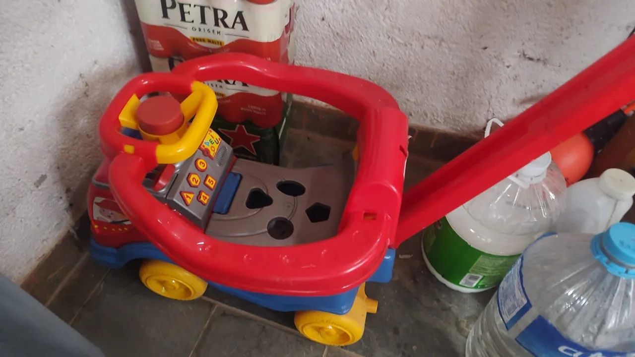Carrinho Infantil Interativo com Volante e Formas