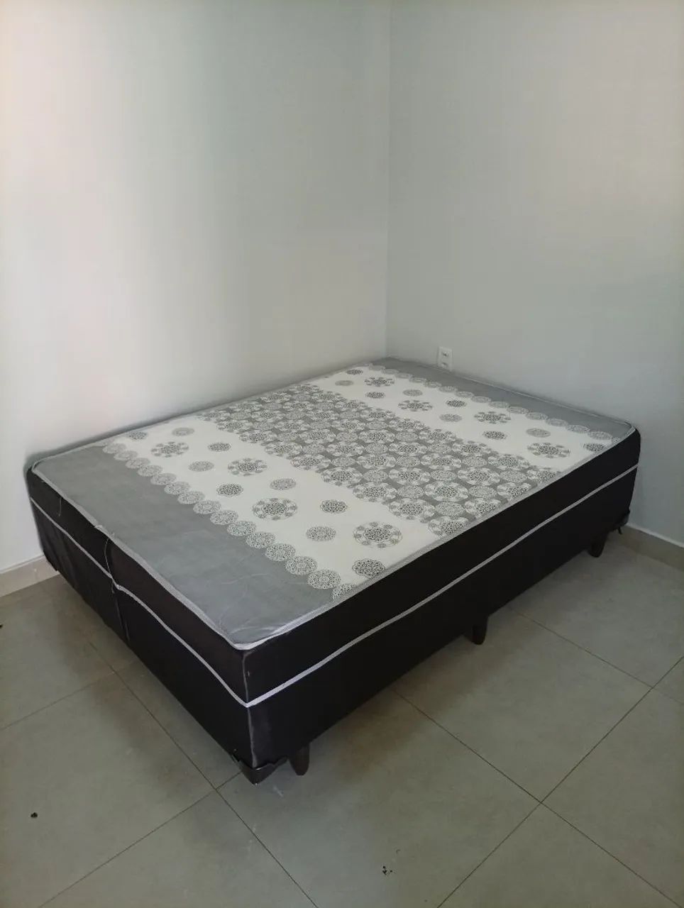 Cama casal base e colchão 
