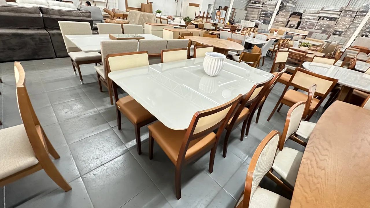 Conjunto Mesa de Jantar Elegante com Cadeiras de madeira  - Foto 3