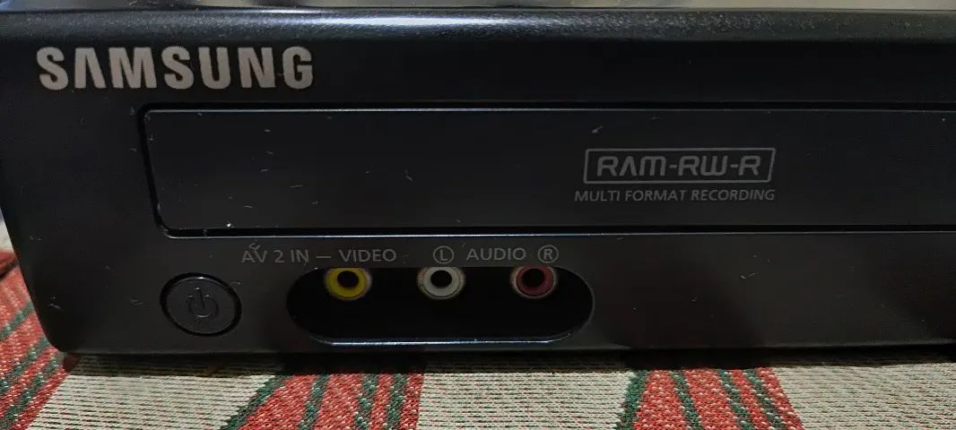 Gravador Dvd Multimídia De Mesa Samsung R170 Sem Detalhes. Preto - Foto 3