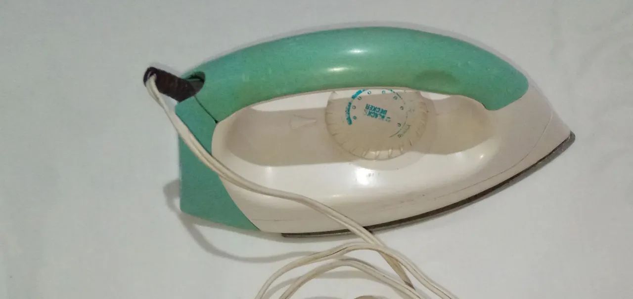 Ferro de Passar a seco Black decker original  - Foto 3