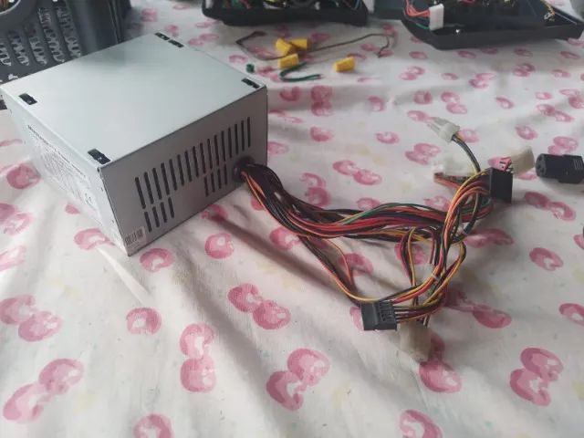 Fonte de alimentação ATX Multilaser 400W modelo PSU-101 - Foto 2