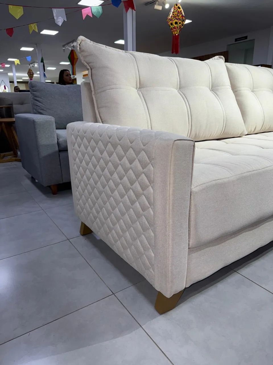 Sofá Fixo em Linho Espuma D33 Conforto e Elegância - Foto 3