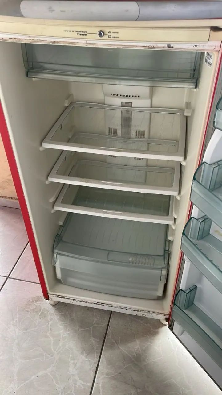 Geladeira Duplex Vermelha - Foto 2