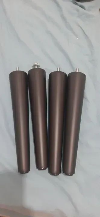 Pés de cama em Madeira