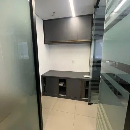Alugo Sala Comercial no Cristal Tower - Foto 3