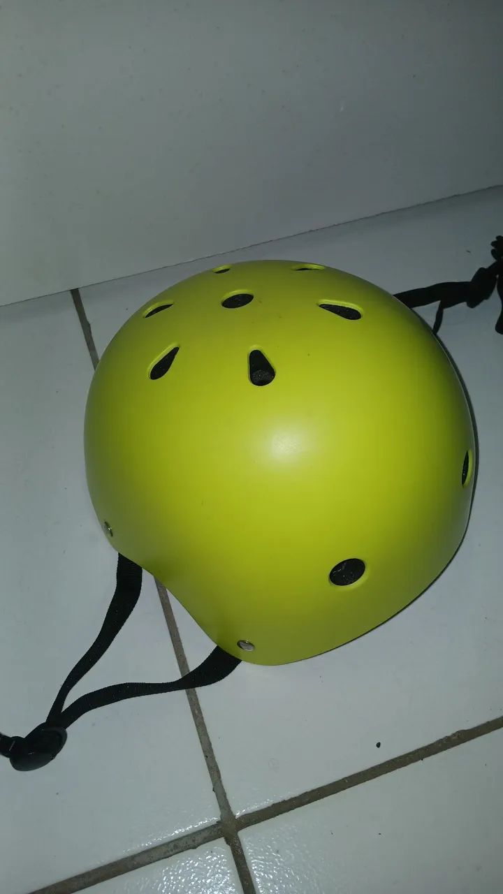 Capacete de Skate Amarelo
