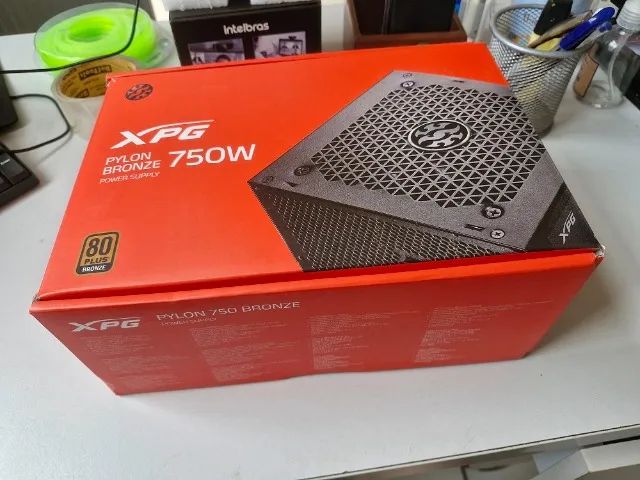Fonte XPG Pylon 750W Bronze 80Plus na caixa