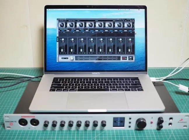 Interface de Audio ANTELOPE AUDIO Discrete 8 USB Thunderbolt