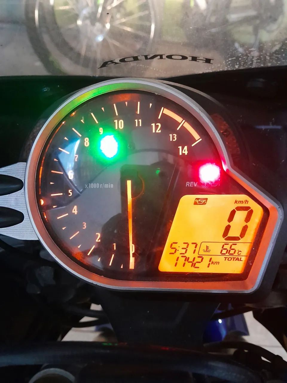 HONDA CBR 1000RR aceito saveiro na troca  - Foto 2