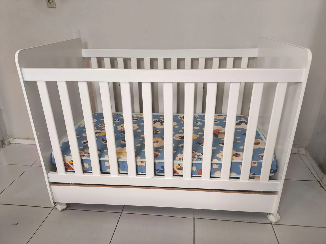 Berço Infantil Branco sem colchão