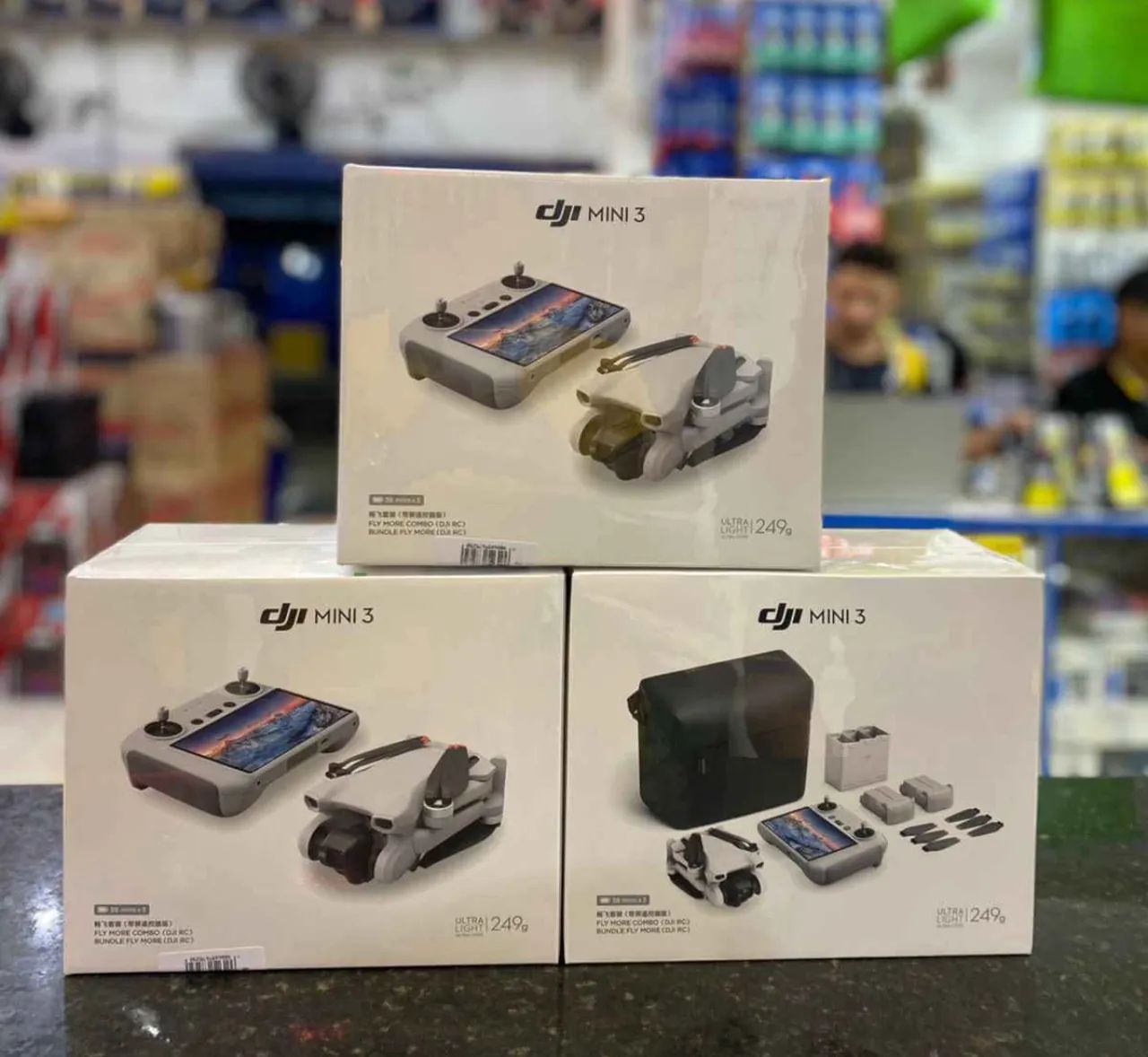 DRONE DJI MINI 3 + CONTROLE DJI RC TELA FLY MORE COMBO - Foto 2