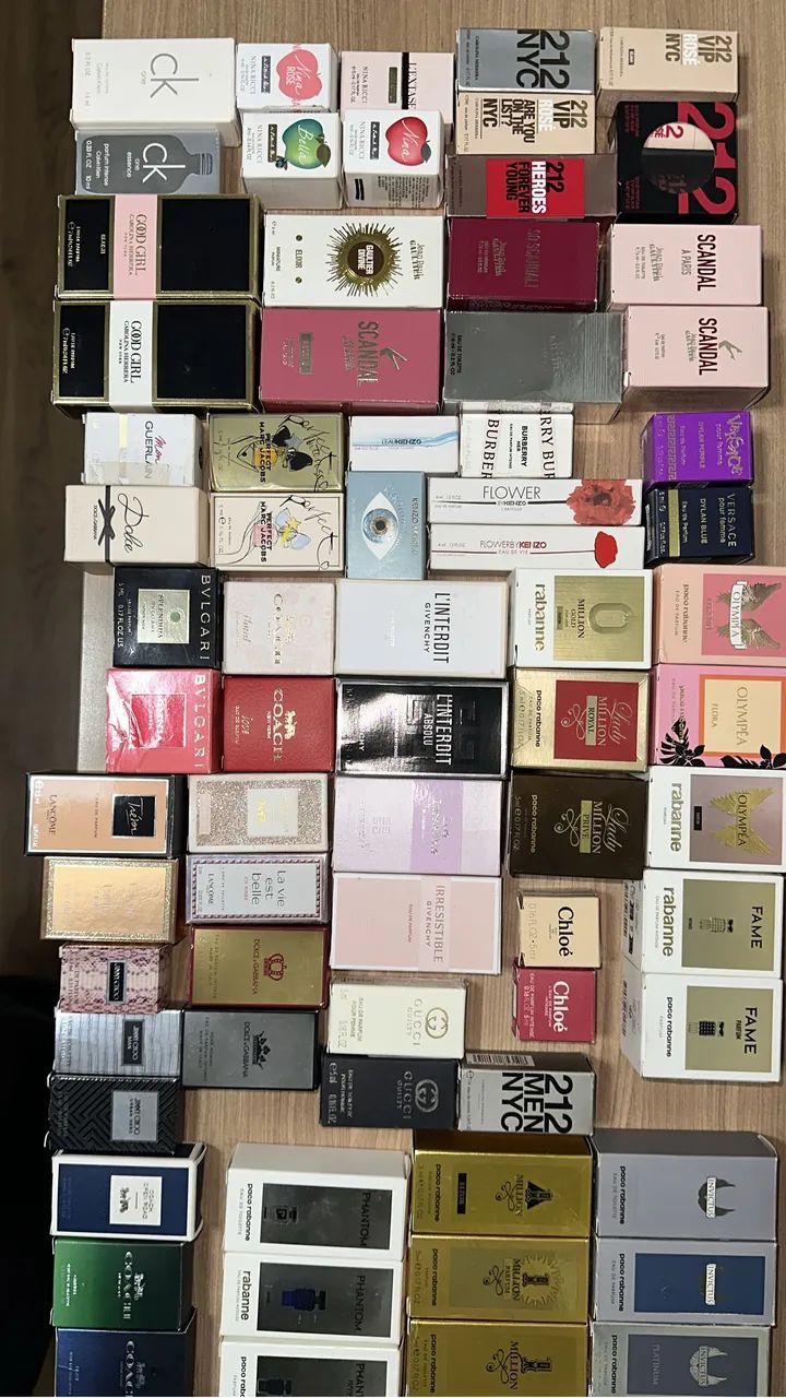 Lote de perfume miniatura  - Foto 2