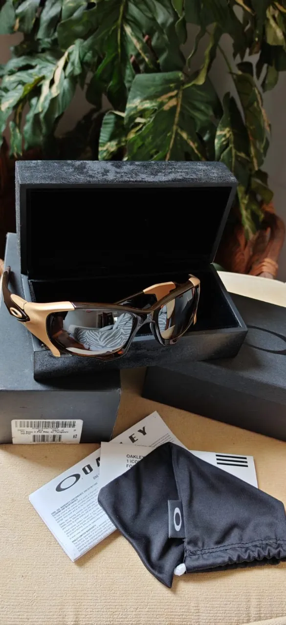 Oakley Hatchet original nas iridium de fabrica - Acessórios