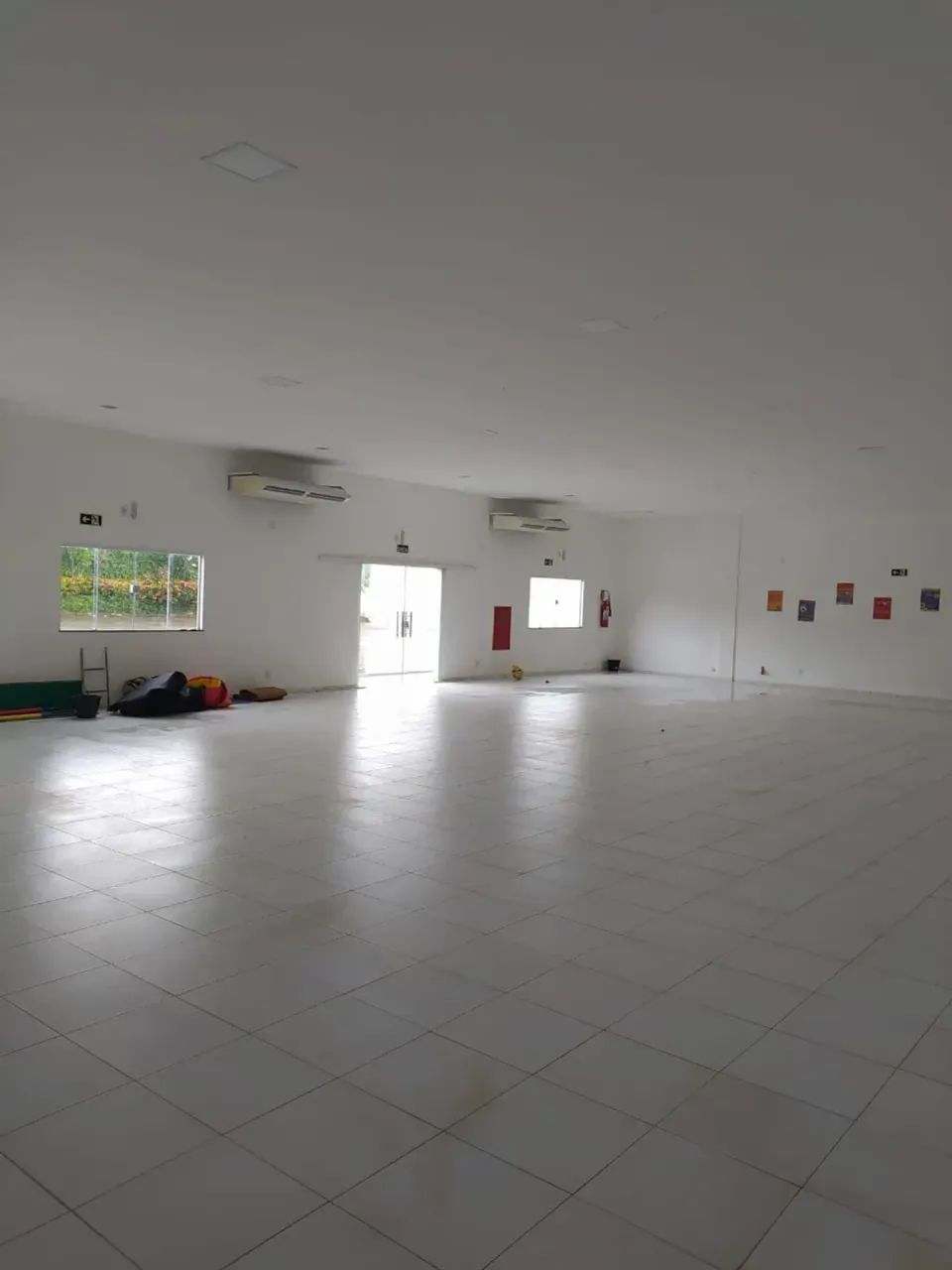 Aluga-se Prédio Comercial no  Olho D'Água - Foto 4