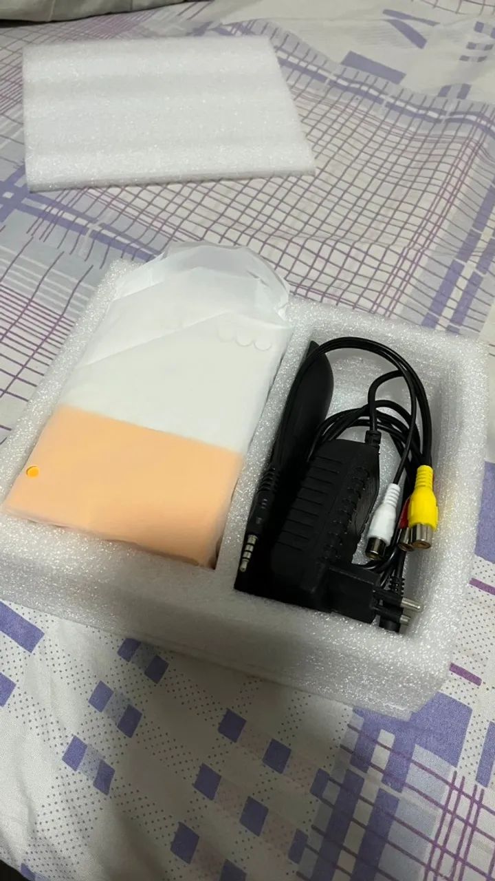 Mini Projetor Portátil Led 1080p 600 Lúmens  - Foto 4