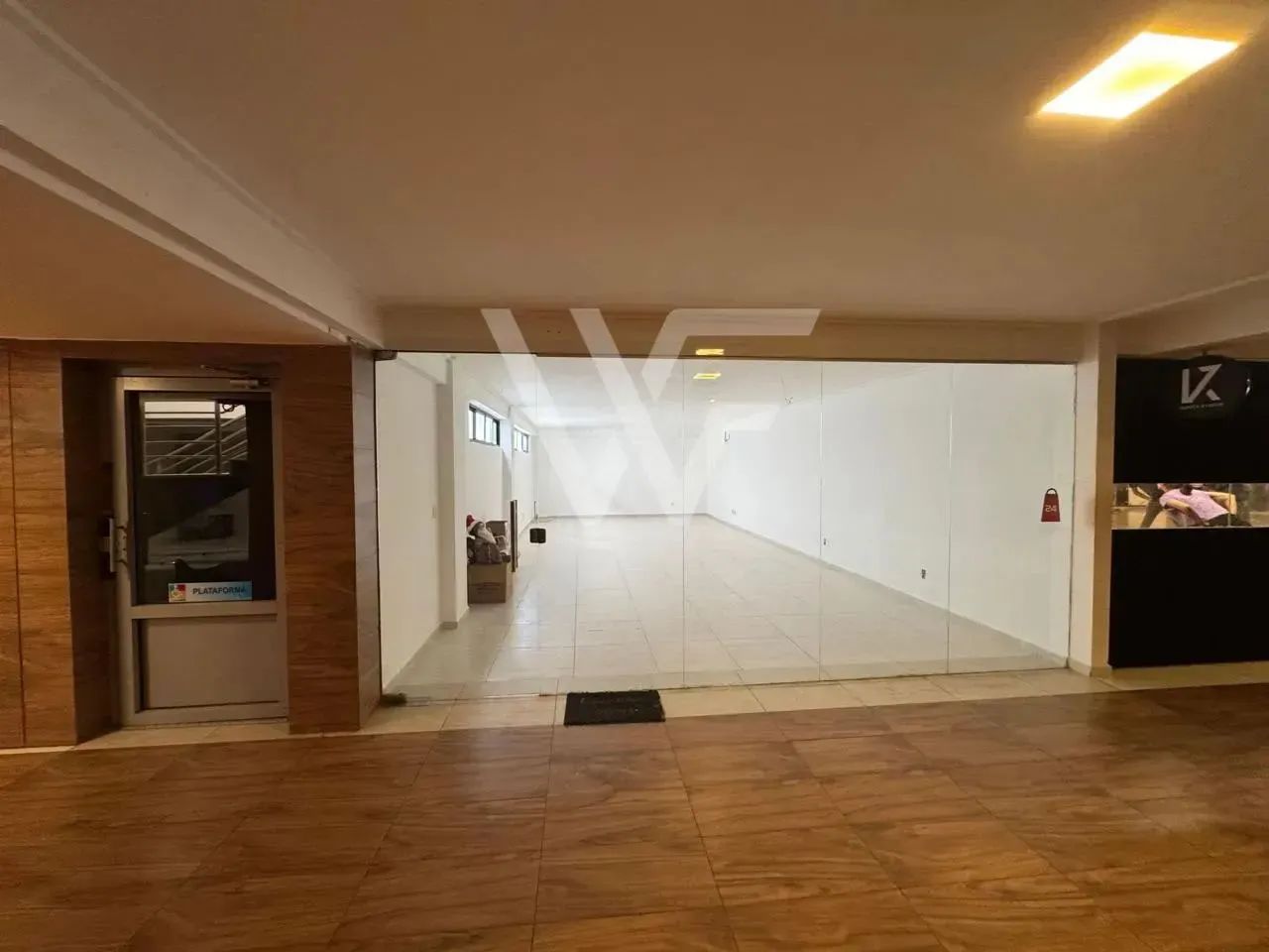 Sala / Loja  comercial com 56 m2 - Jardim Luna