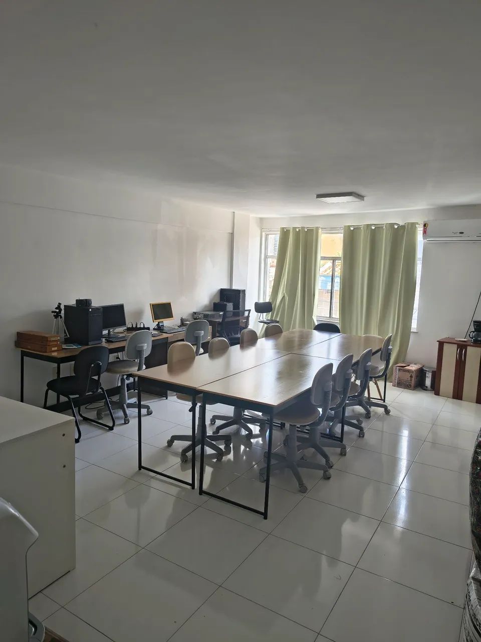 Alugo Espaço Compartilhado em Escritório - Centro de Belém