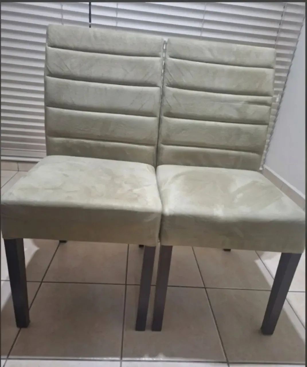 Mesa Triangular Vidro com 6 Seis Cadeiras - Foto 2