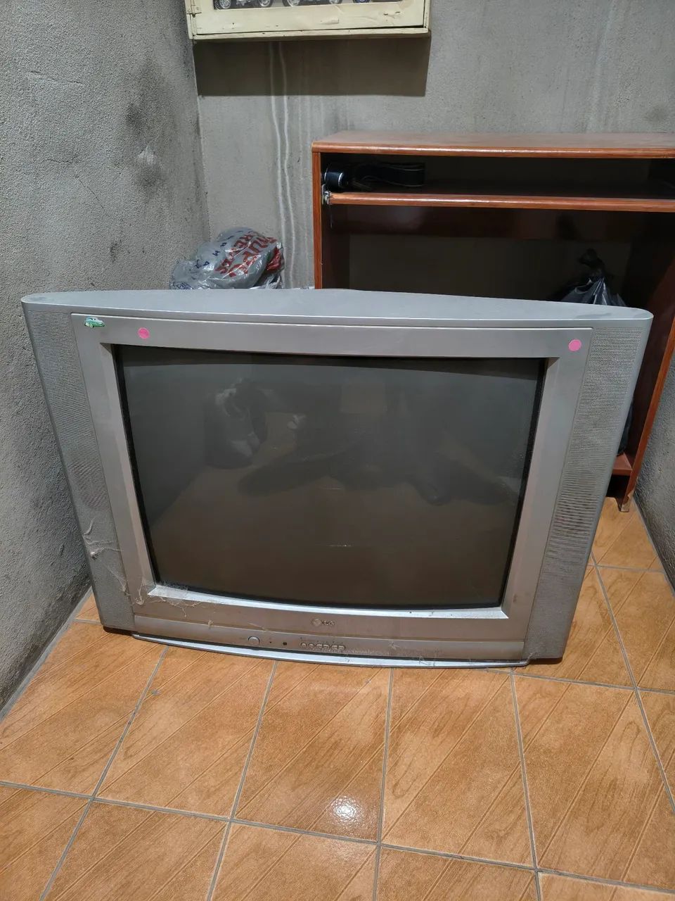Tv 29 polegadas LG antiga funcionando perfeitamente retirada no Estácio Rj  - Foto 5