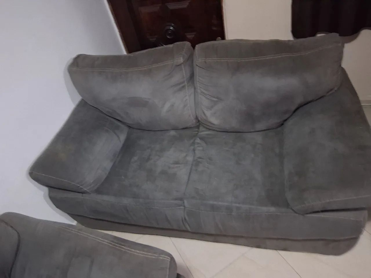 SOFÁ DE 3 e 2 LUGARES. - Foto 5