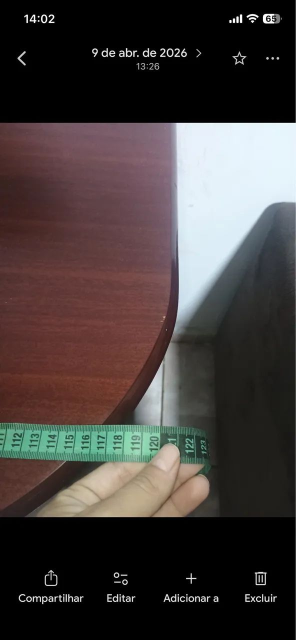 Mesa amadeirada para computador 