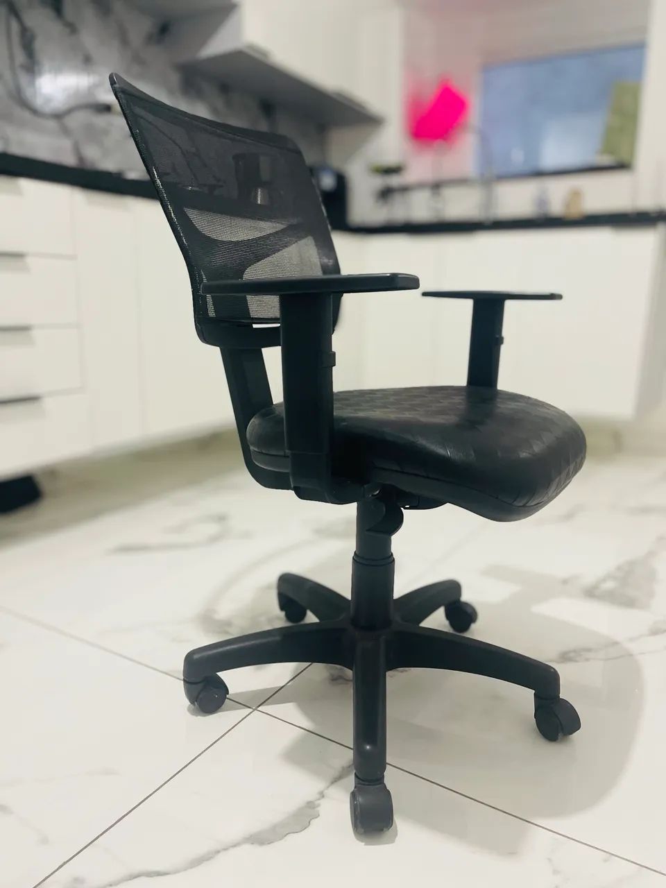 Cadeira de Escritório Ergonômica Mesh Preta - Regulável - Foto 2