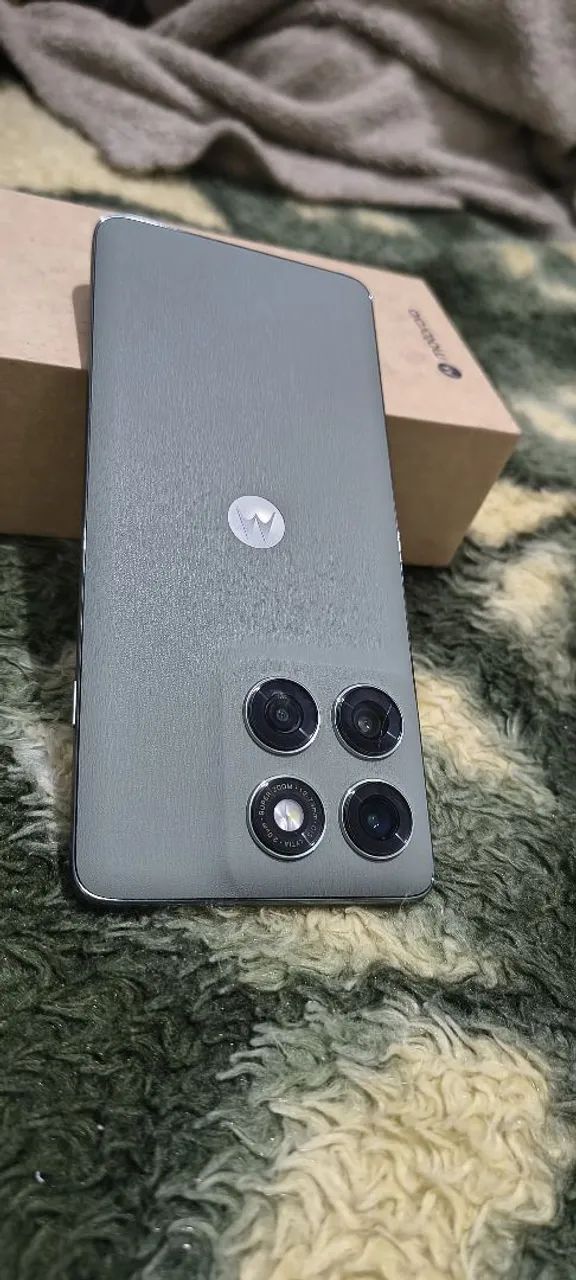 Moto Edge 60 Pro - Foto 2