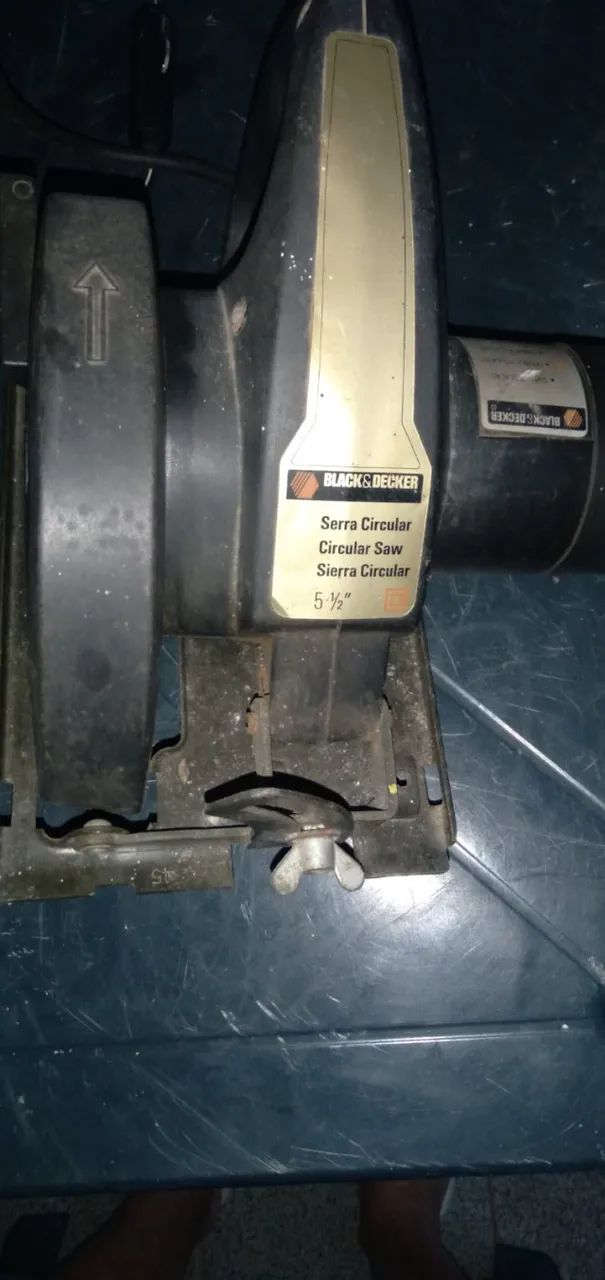 Serra circular Black Decker usada