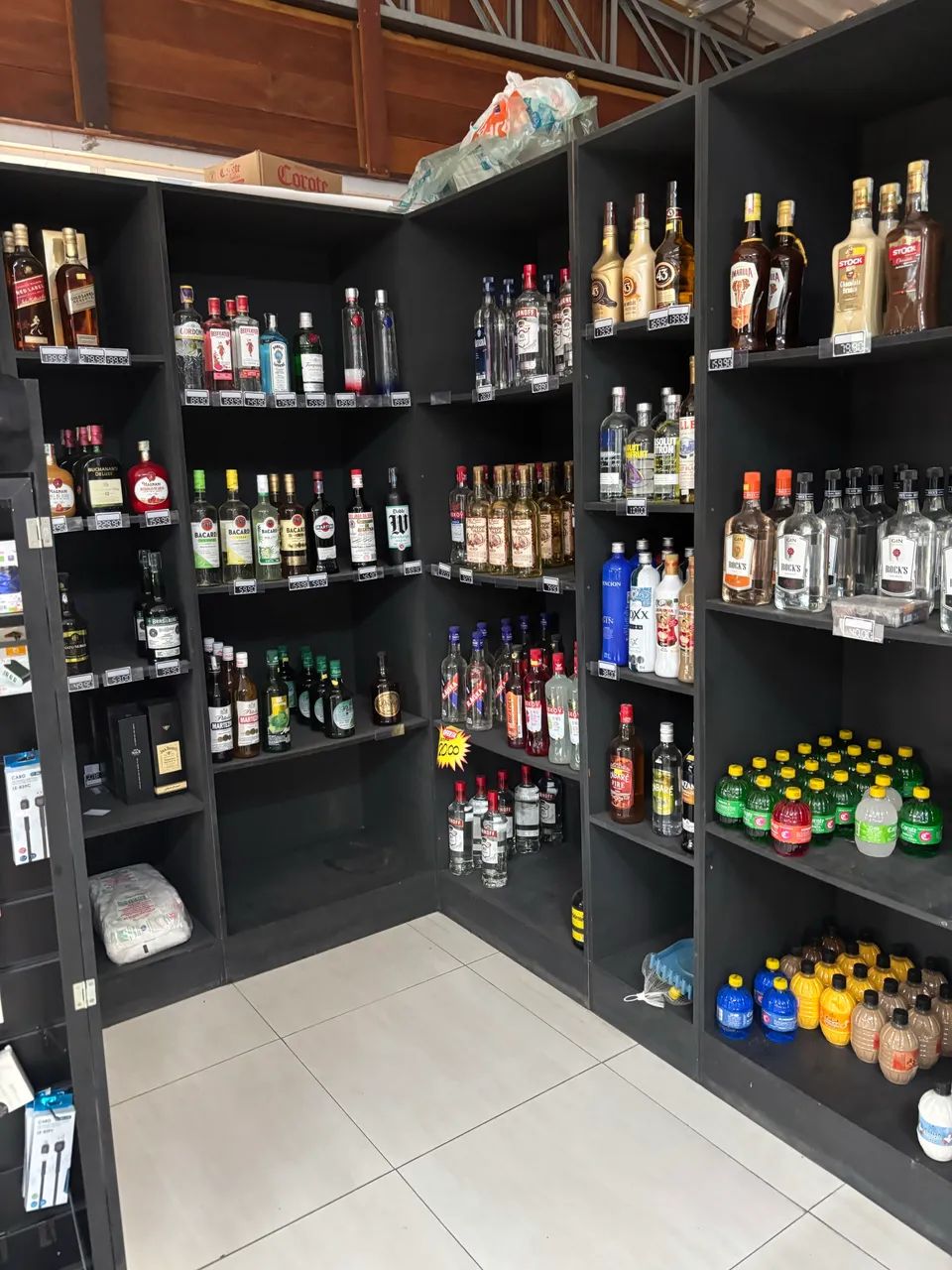 Vende-se ponto comercial 
