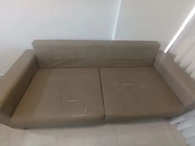 Sofá de 2 Lugares Marrom com Almofadas - Foto 2