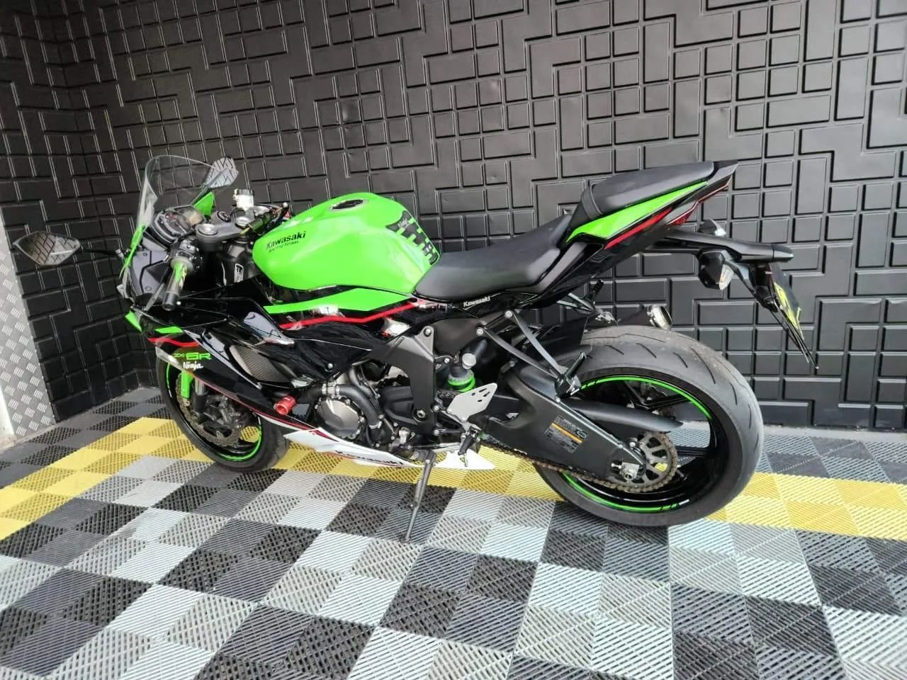 Kawasaki Zx-6r 636cc 2021 - 1504235903 | OLX