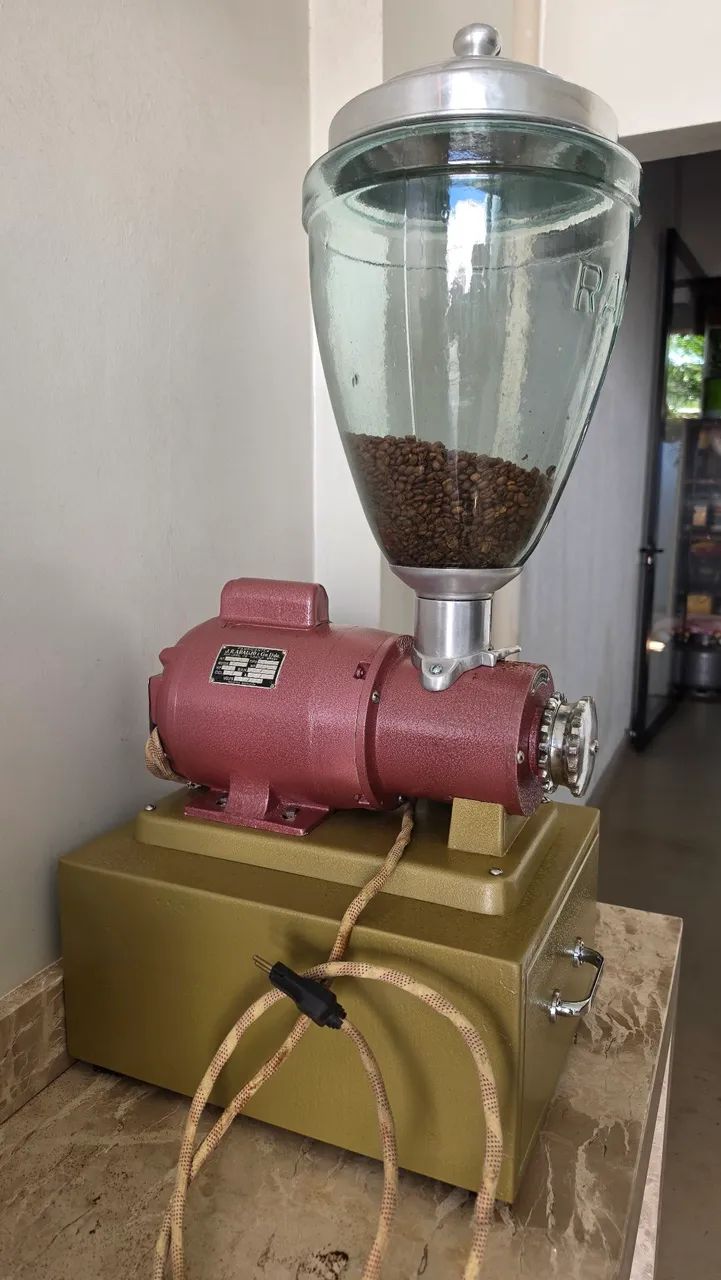 Moedor de café raiar década de 60 relíquia  - Foto 3