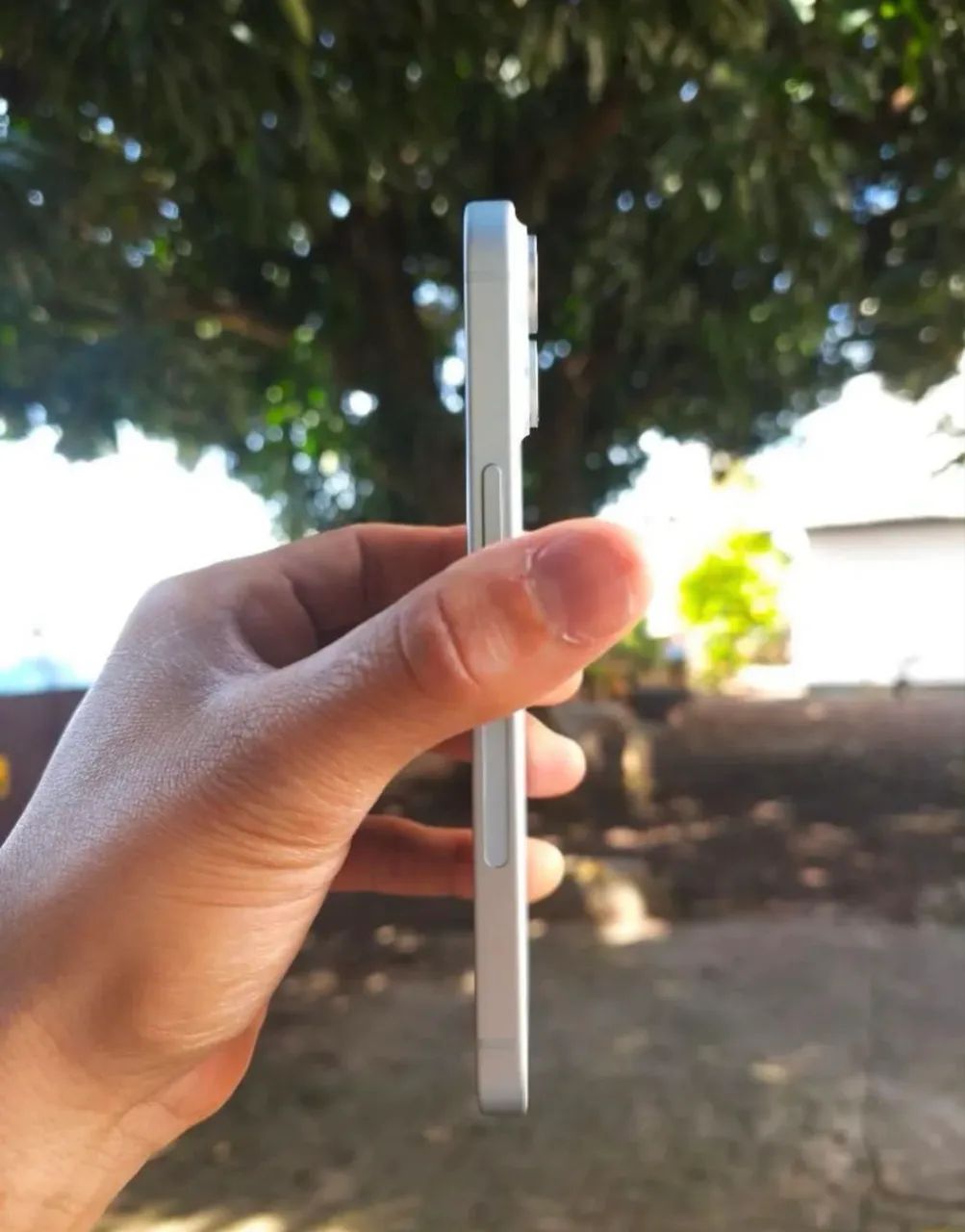 iPhone 15 branco 256 giga - Foto 2